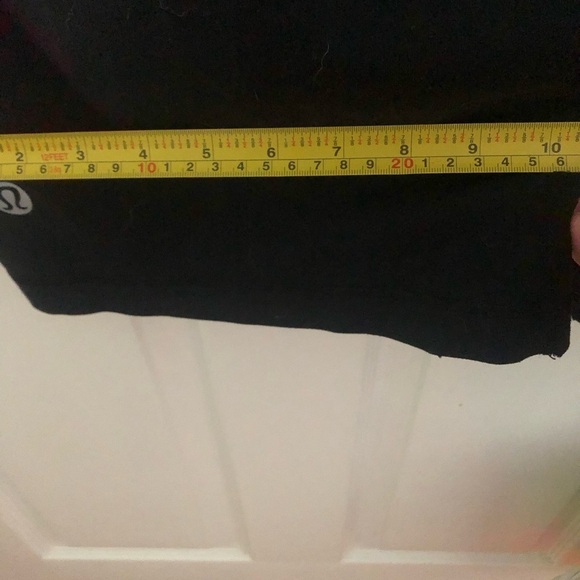 Lululemon Athletica Groove Reversible Black size 8 Flare  Trousers - Picture 9 of 16